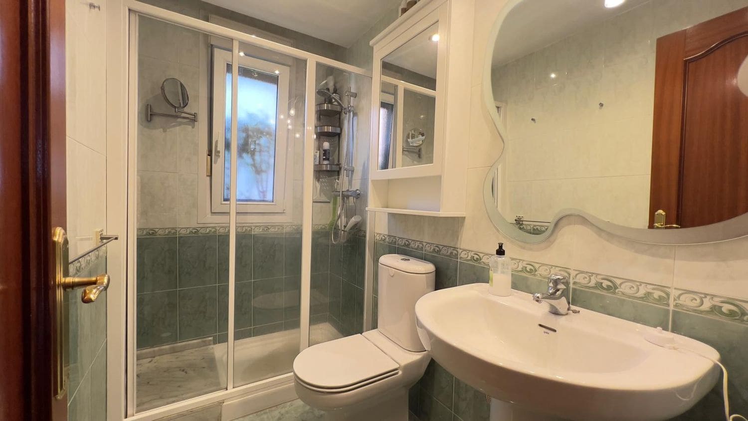 2 bedroom Apartment for rent in Gijon with garage - € 850 (Ref: 9618985)