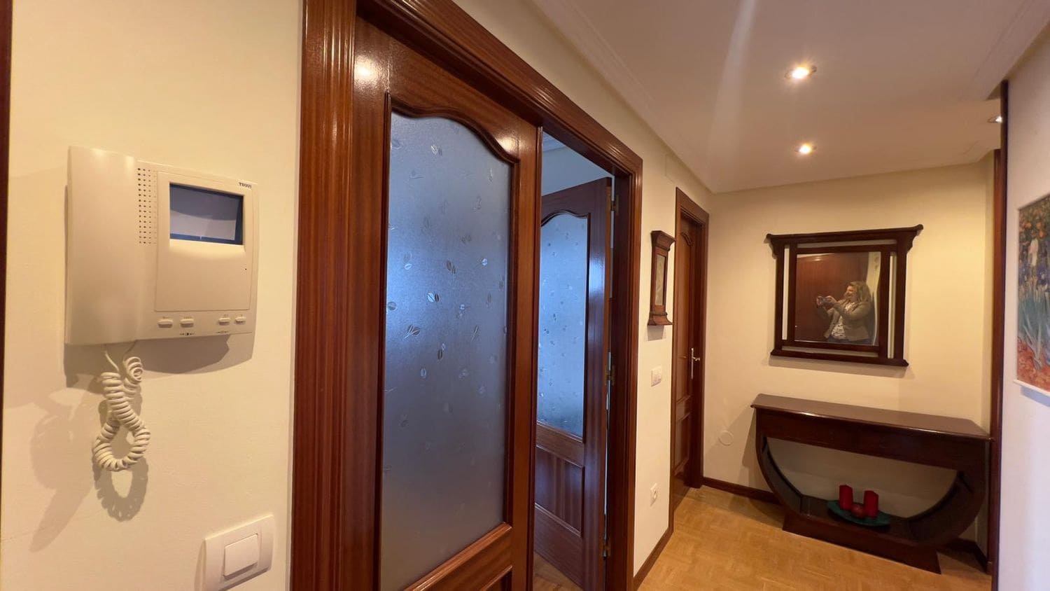 2 bedroom Apartment for rent in Gijon with garage - € 850 (Ref: 9618985)