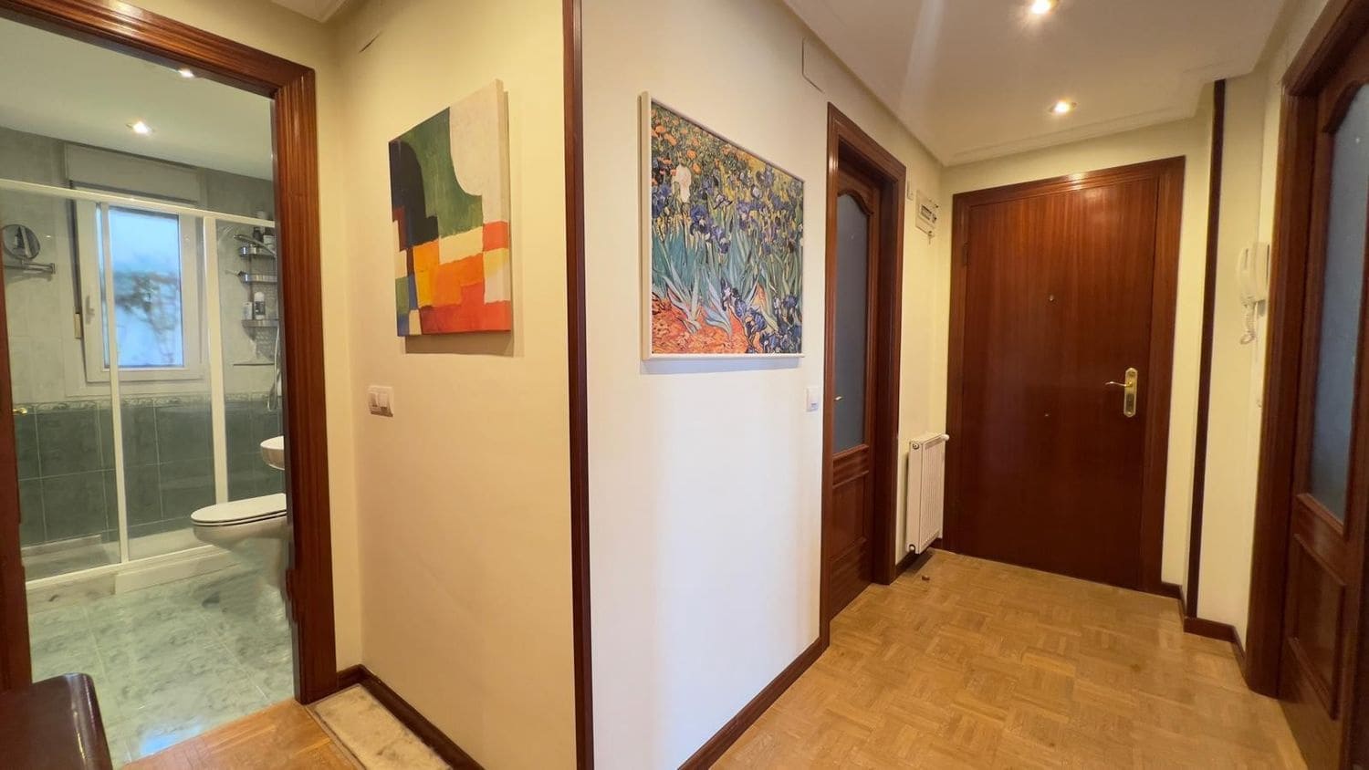 2 bedroom Apartment for rent in Gijon with garage - € 850 (Ref: 9618985)