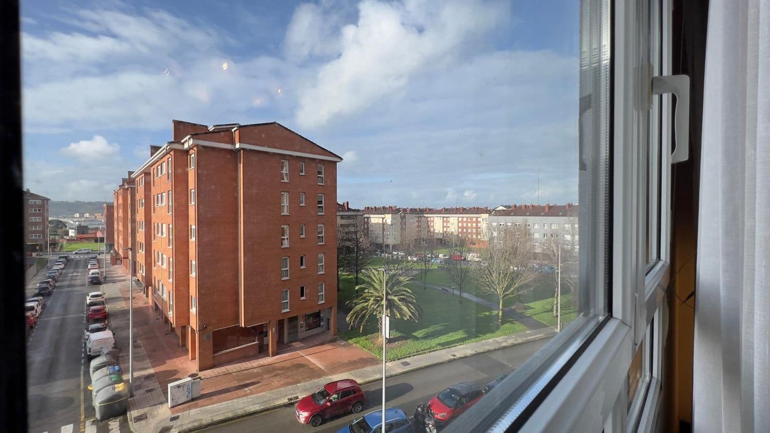 2 bedroom Apartment for rent in Gijon with garage - € 850 (Ref: 9618985)