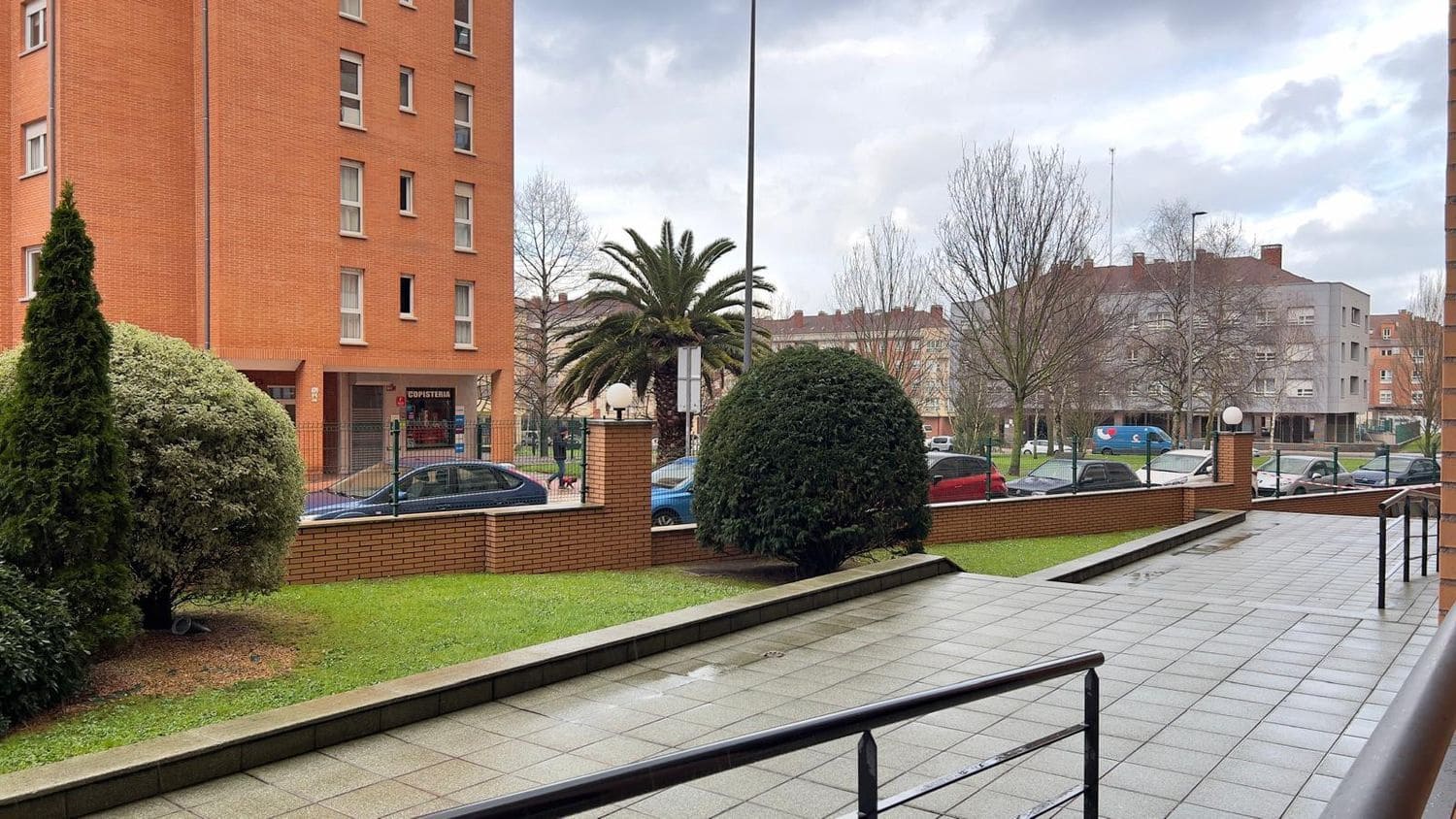 2 bedroom Apartment for rent in Gijon with garage - € 850 (Ref: 9618985)