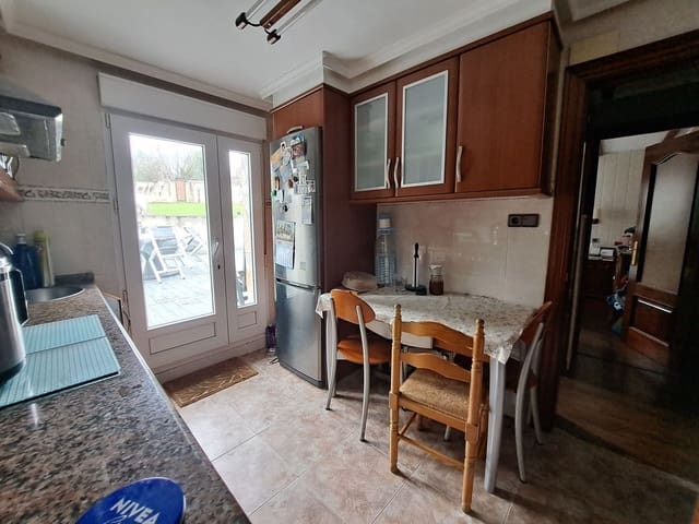 3 slaapkamer Huis te koop in Langreo met zwembad garage - € 238.000 (Ref: 9618986)