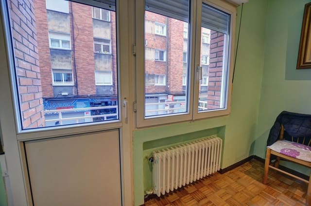3 Zimmer Apartment zu verkaufen in Centro Urbano, Gijón mit Garage - 268.000 € (Ref: 9618987)