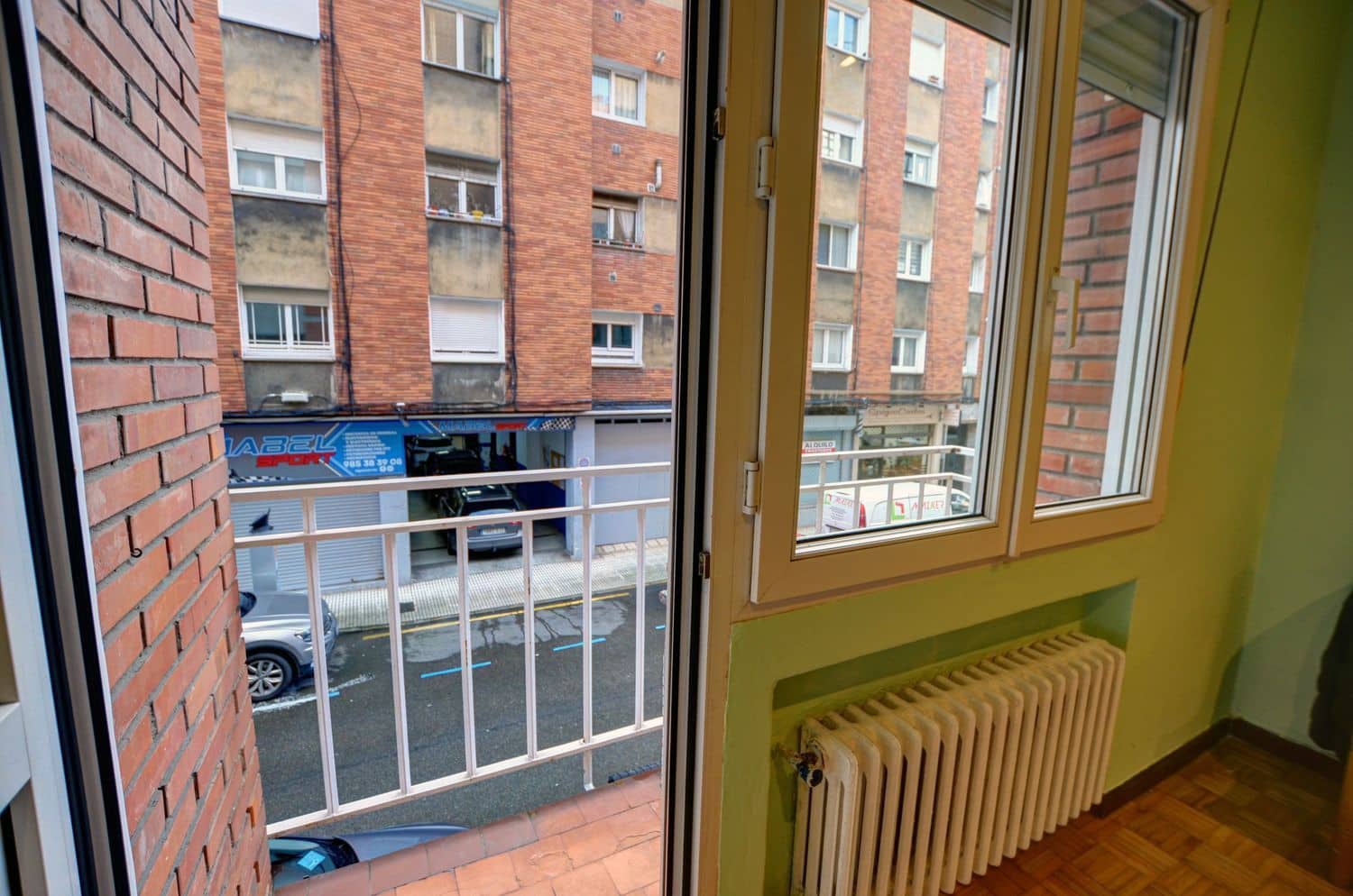 3 Zimmer Apartment zu verkaufen in Gijon mit Garage - 268.000 € (Ref: 9618987)