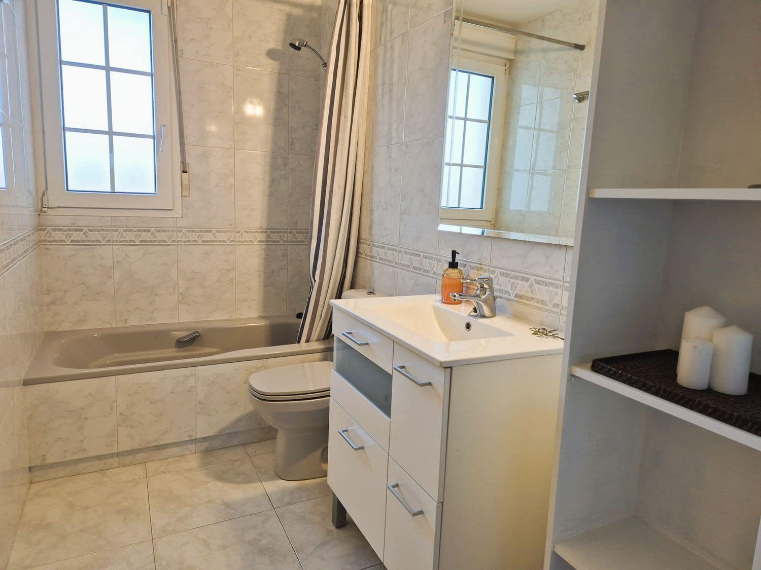 4 Zimmer Villa zu verkaufen in Gijon mit Pool Garage - 699.000 € (Ref: 9618988)