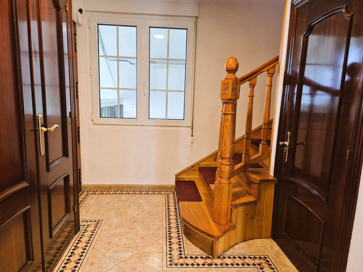 4 Zimmer Villa zu verkaufen in Gijon mit Pool Garage - 699.000 € (Ref: 9618988)