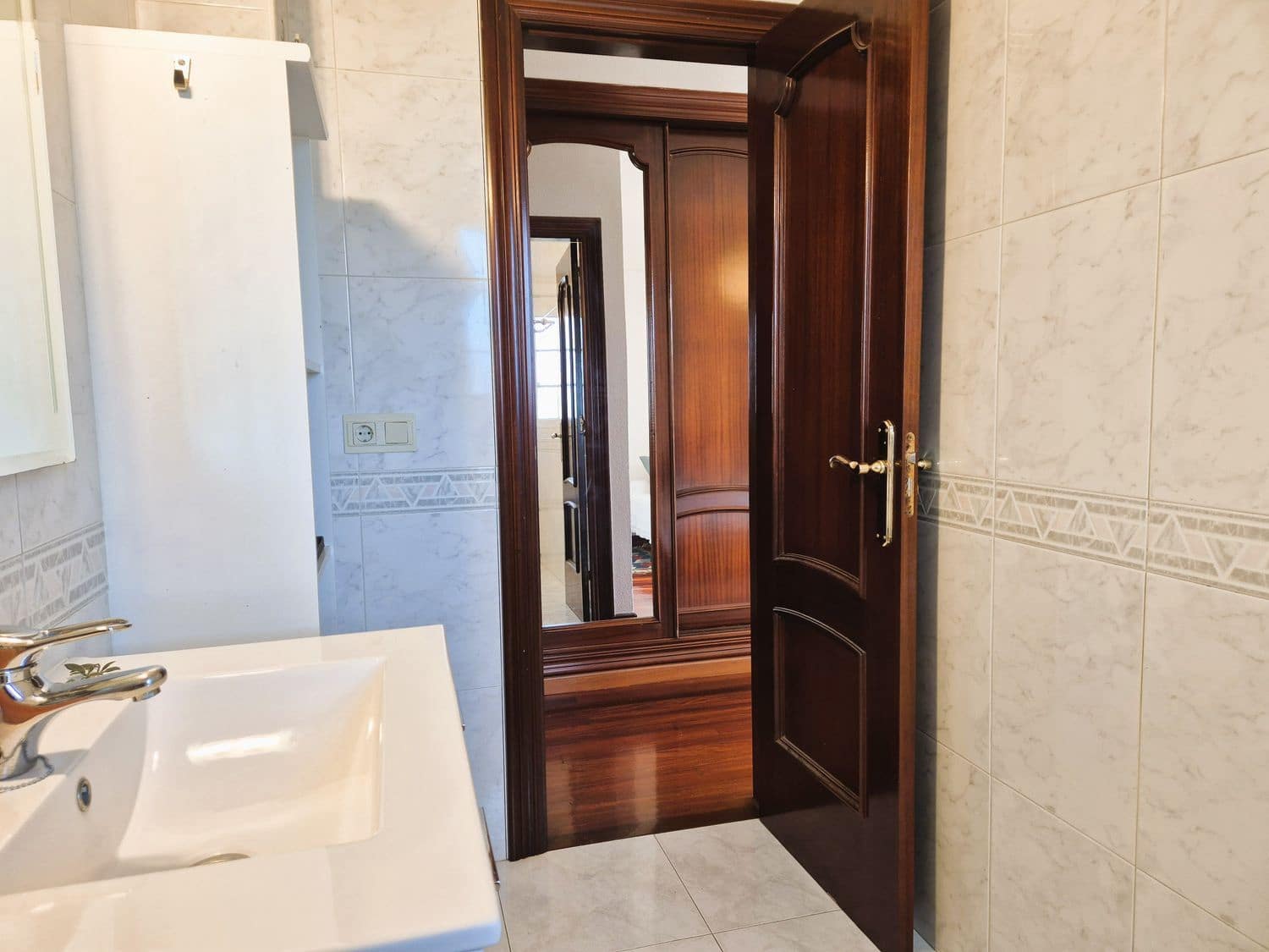 4 Zimmer Villa zu verkaufen in Gijon mit Pool Garage - 699.000 € (Ref: 9618988)