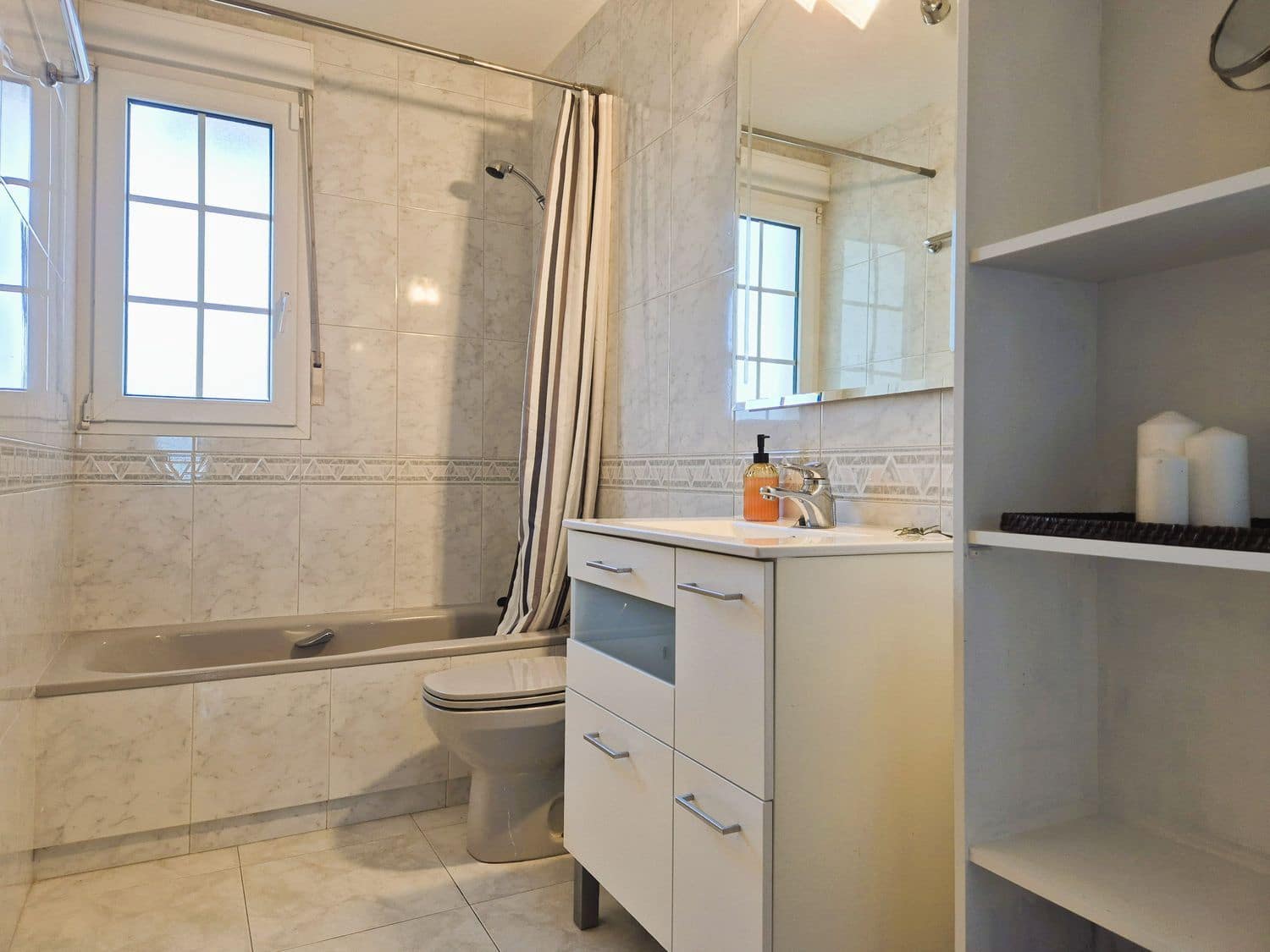 4 Zimmer Villa zu verkaufen in Gijon mit Pool Garage - 699.000 € (Ref: 9618988)