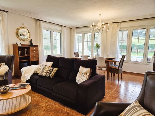 4 Zimmer Villa zu verkaufen in Gijón mit Pool Garage - 699.000 € (Ref: 9618988)