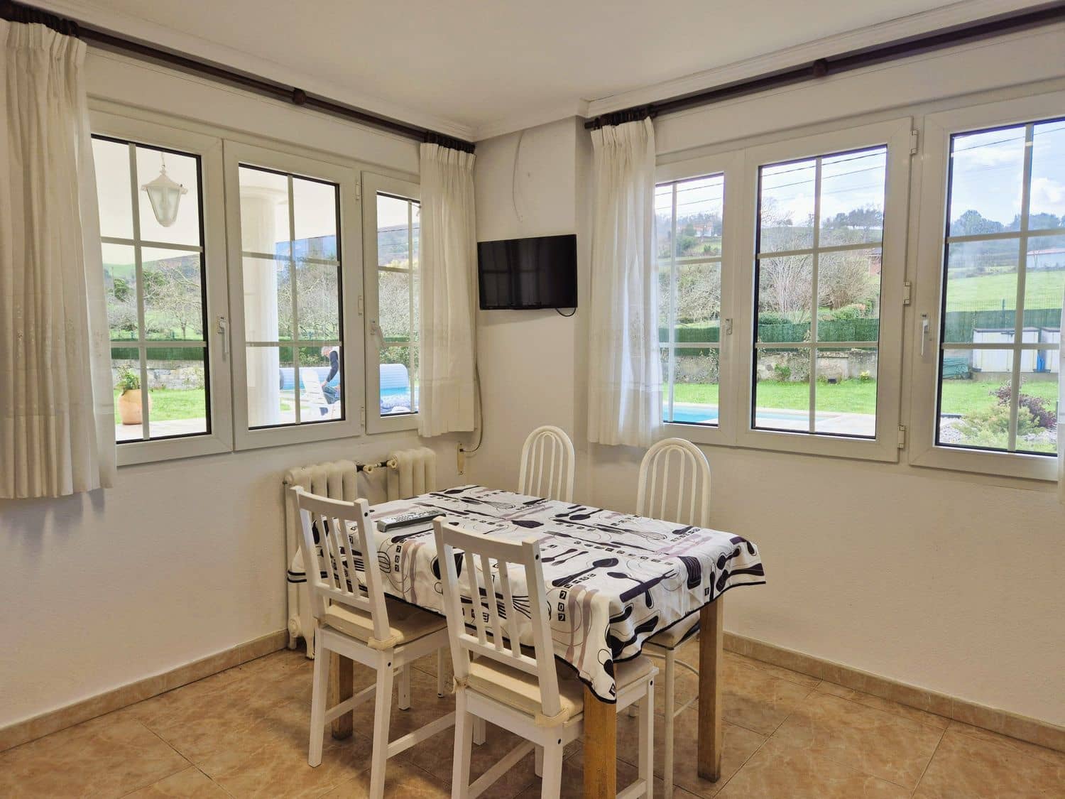 4 Zimmer Villa zu verkaufen in Gijon mit Pool Garage - 699.000 € (Ref: 9618988)