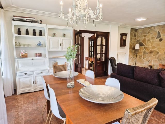 4 Zimmer Villa zu verkaufen in Gijón mit Pool Garage - 699.000 € (Ref: 9618988)