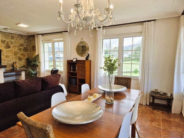 4 soverom Villa til salgs i Gijón med svømmebasseng garasje - € 699 000 (Ref: 9618988)