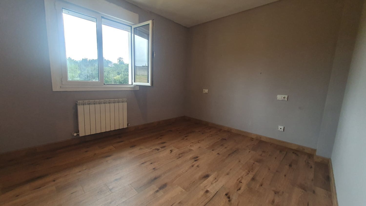 3 camera da letto Villa da affittare in Nava con garage - 900 € (Rif: 9618989)