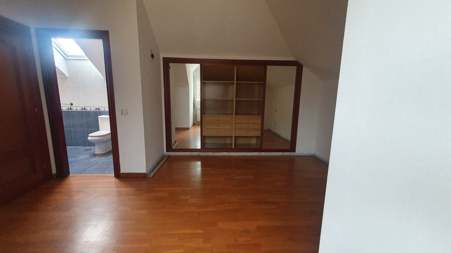 3 camera da letto Villa da affittare in Nava con garage - 900 € (Rif: 9618989)