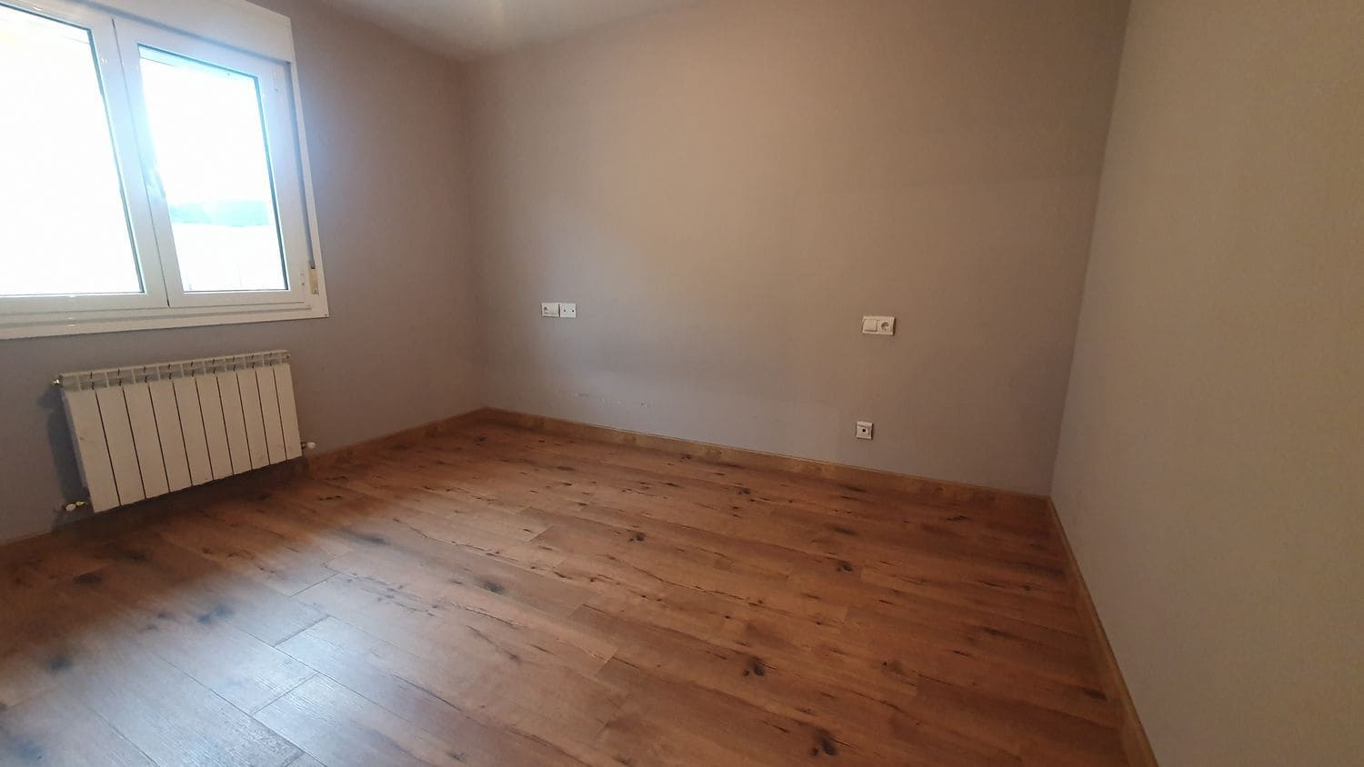 3 camera da letto Villa da affittare in Nava con garage - 900 € (Rif: 9618989)