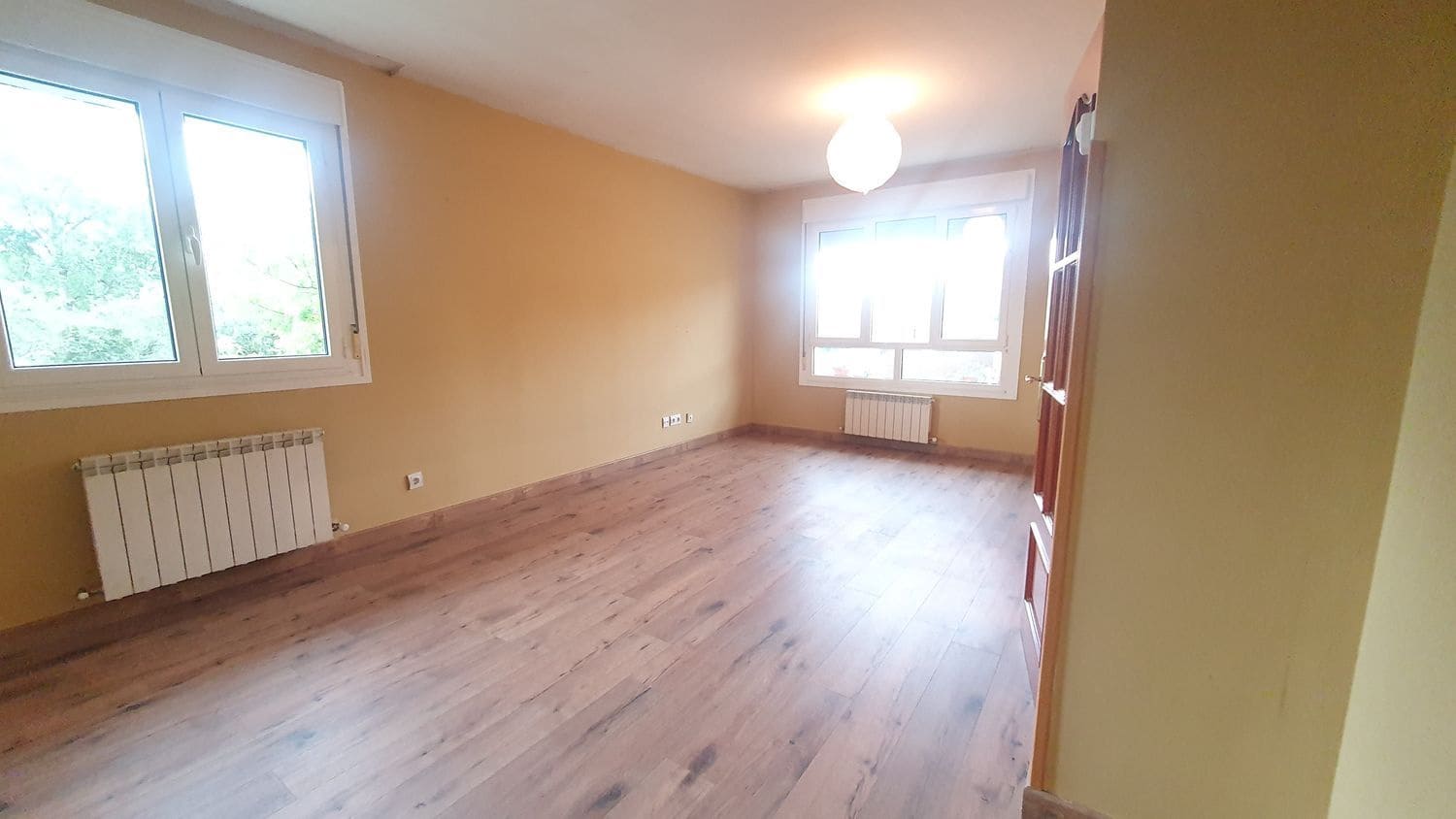 3 camera da letto Villa da affittare in Nava con garage - 900 € (Rif: 9618989)