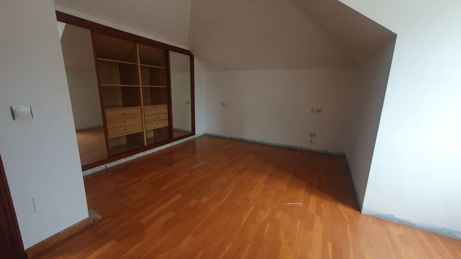 3 camera da letto Villa da affittare in Nava con garage - 900 € (Rif: 9618989)