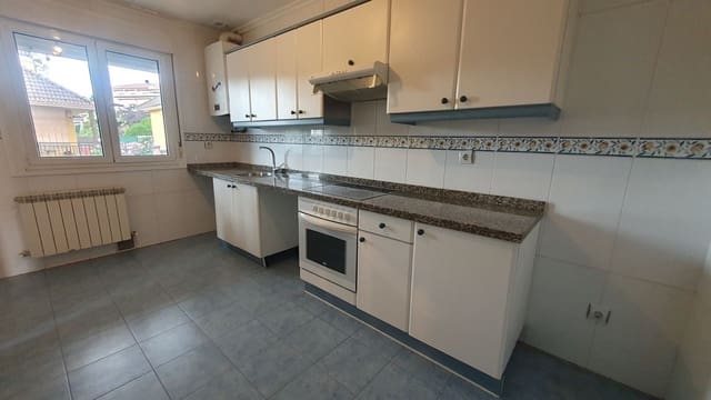 3 camera da letto Villa da affittare in Nava - 900 € (Rif: 9618989)