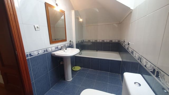 3 camera da letto Villa da affittare in Nava - 900 € (Rif: 9618989)