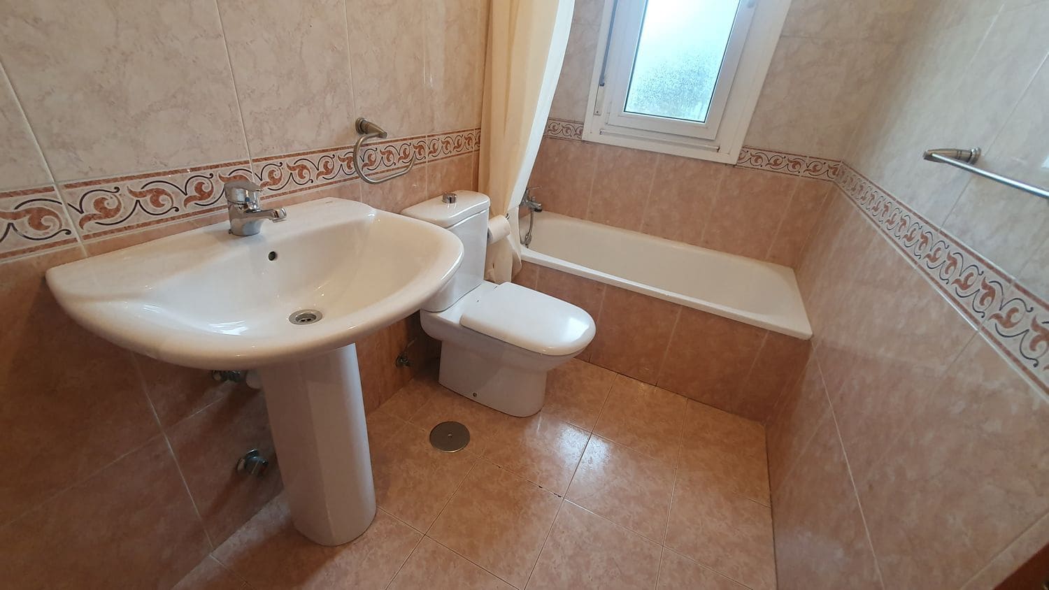 3 camera da letto Villa da affittare in Nava con garage - 900 € (Rif: 9618989)