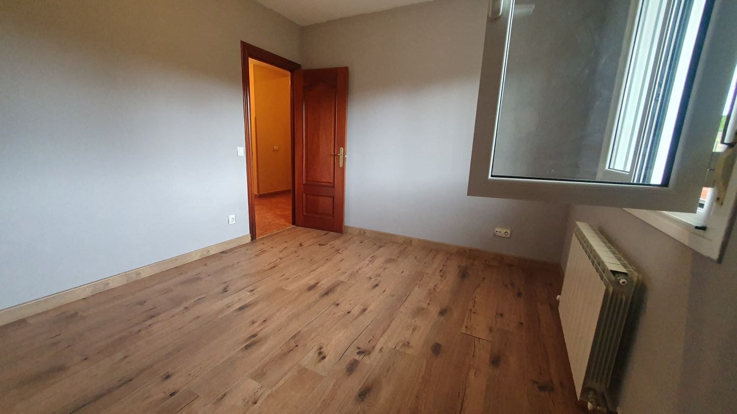 3 camera da letto Villa da affittare in Nava con garage - 900 € (Rif: 9618989)