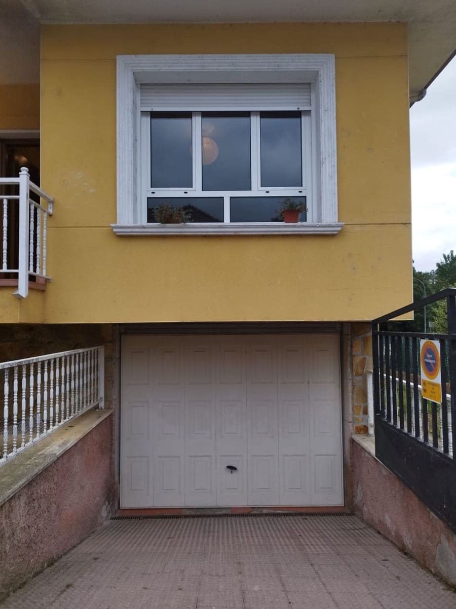 3 camera da letto Villa da affittare in Nava con garage - 900 € (Rif: 9618989)