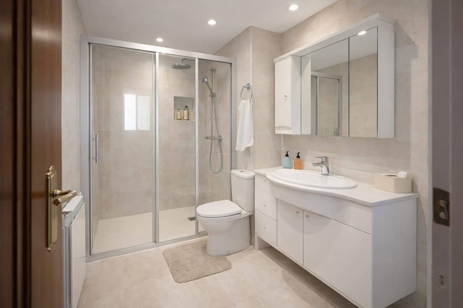 Apartamento de 3 habitaciones en Avilés en venta con garaje - 83.000 € (Ref: 9624265)