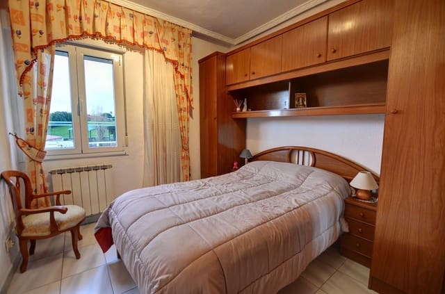 Apartamento de 3 habitaciones en Avilés en venta con garaje - 83.000 € (Ref: 9624265)