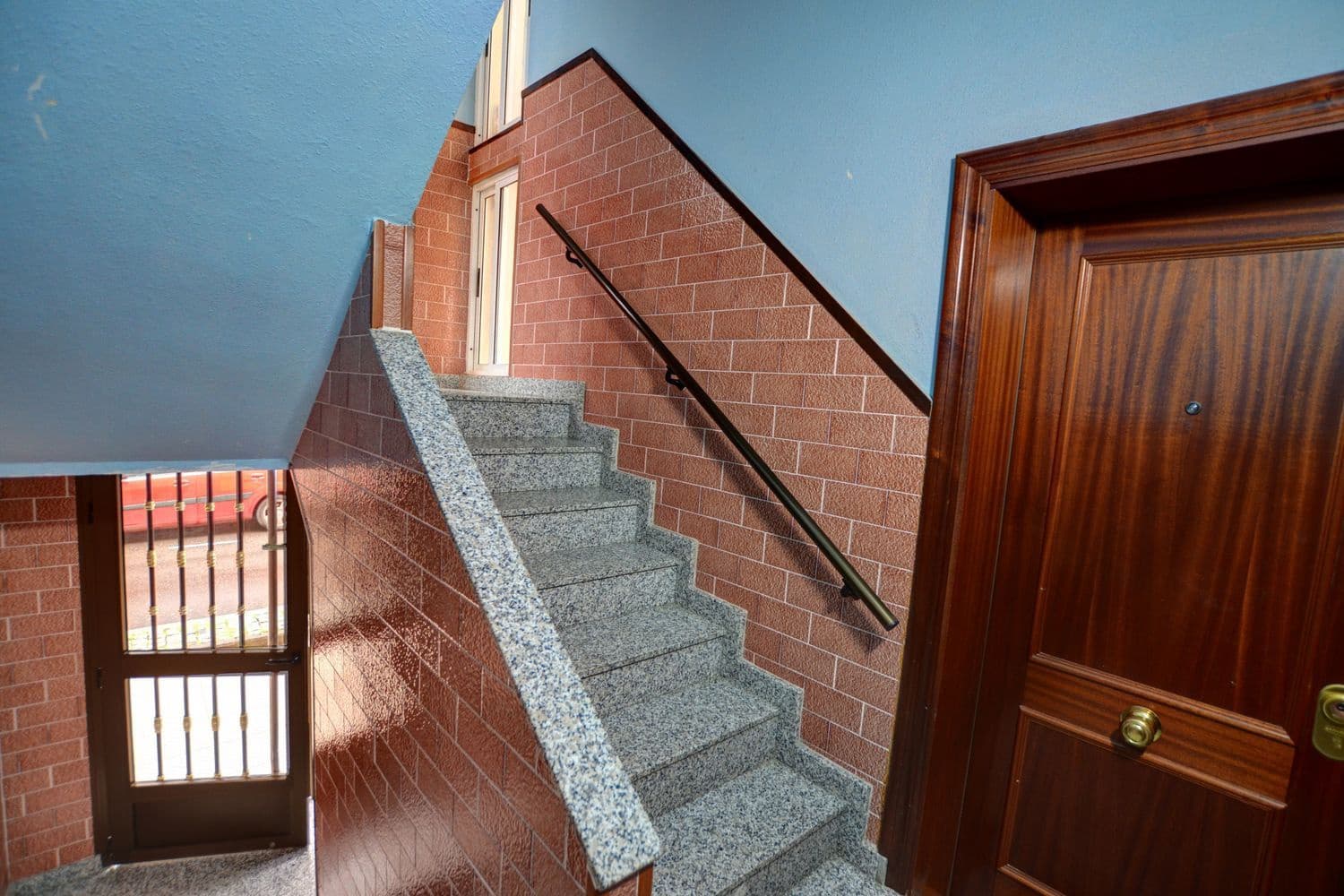 Apartamento de 3 habitaciones en Avilés en venta con garaje - 83.000 € (Ref: 9624265)