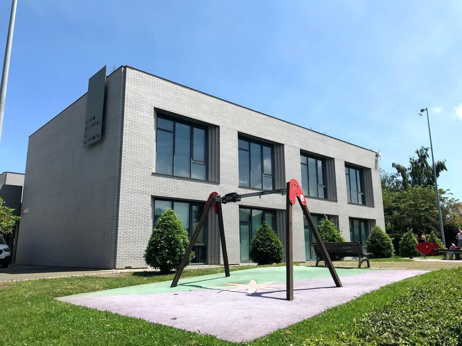 Apartamento de 3 habitaciones en Avilés en venta con garaje - 83.000 € (Ref: 9624265)