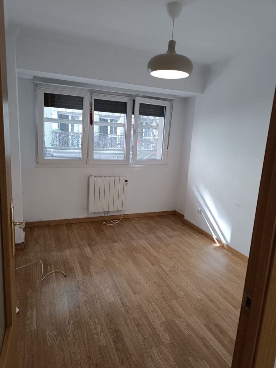 3 makuuhuone Huoneisto vuokrattavana paikassa Gijon mukana 
autotalli - 820 € (Ref: 9627029)