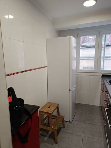 3 makuuhuone Huoneisto vuokrattavana paikassa Centro Urbano, Gijón mukana 
autotalli - 820 € (Ref: 9627029)