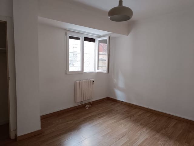 3 makuuhuone Huoneisto vuokrattavana paikassa Centro Urbano, Gijón mukana 
autotalli - 820 € (Ref: 9627029)