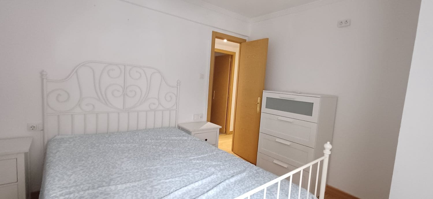 3 bedroom Apartment for rent in Gijon with garage - € 820 (Ref: 9627029)