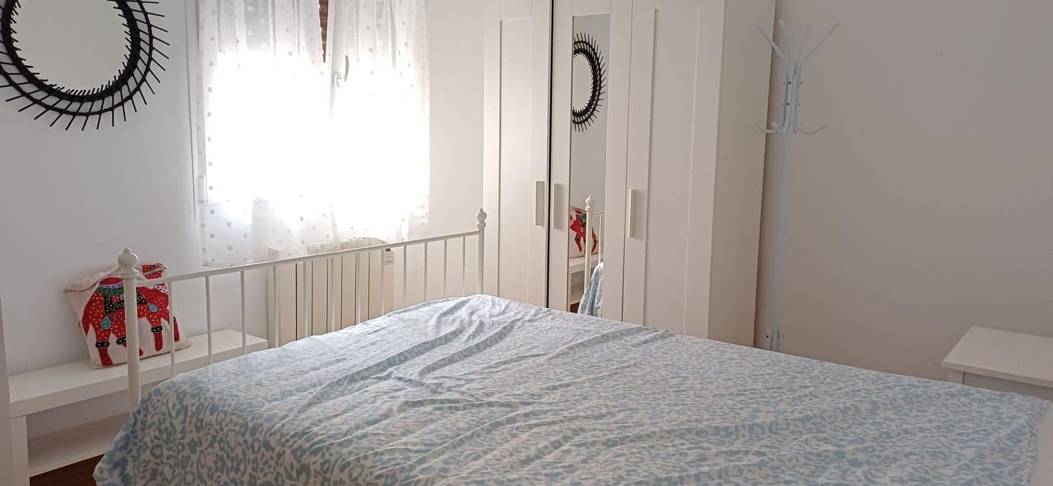 3 bedroom Apartment for rent in Gijon with garage - € 820 (Ref: 9627029)