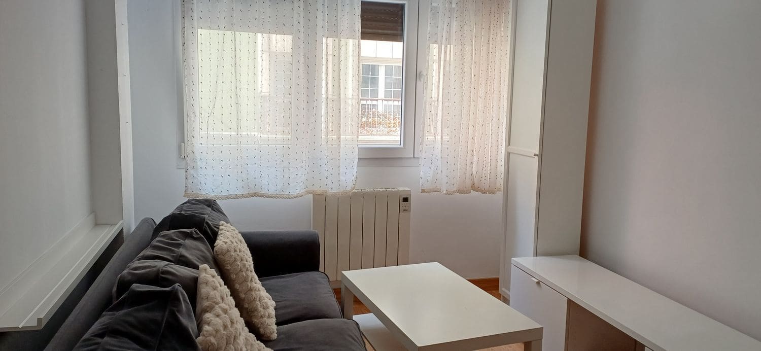 3 bedroom Apartment for rent in Gijon with garage - € 820 (Ref: 9627029)