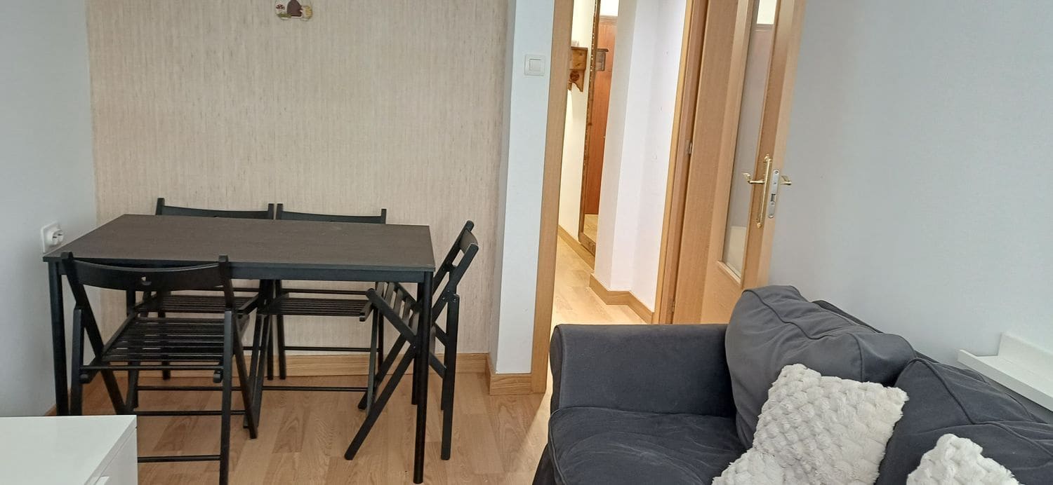 3 bedroom Apartment for rent in Gijon with garage - € 820 (Ref: 9627029)