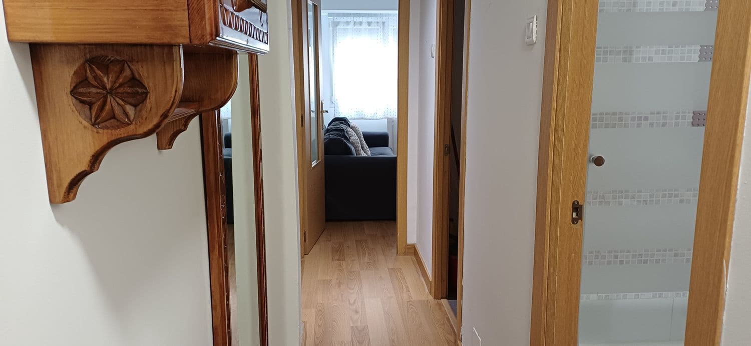 3 bedroom Apartment for rent in Gijon with garage - € 820 (Ref: 9627029)