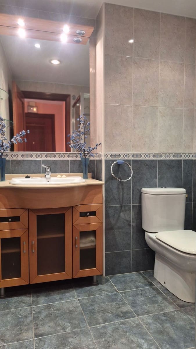 1 soverom Leilighet til salgs i Gijon med garasje - € 155 000 (Ref: 9627030)