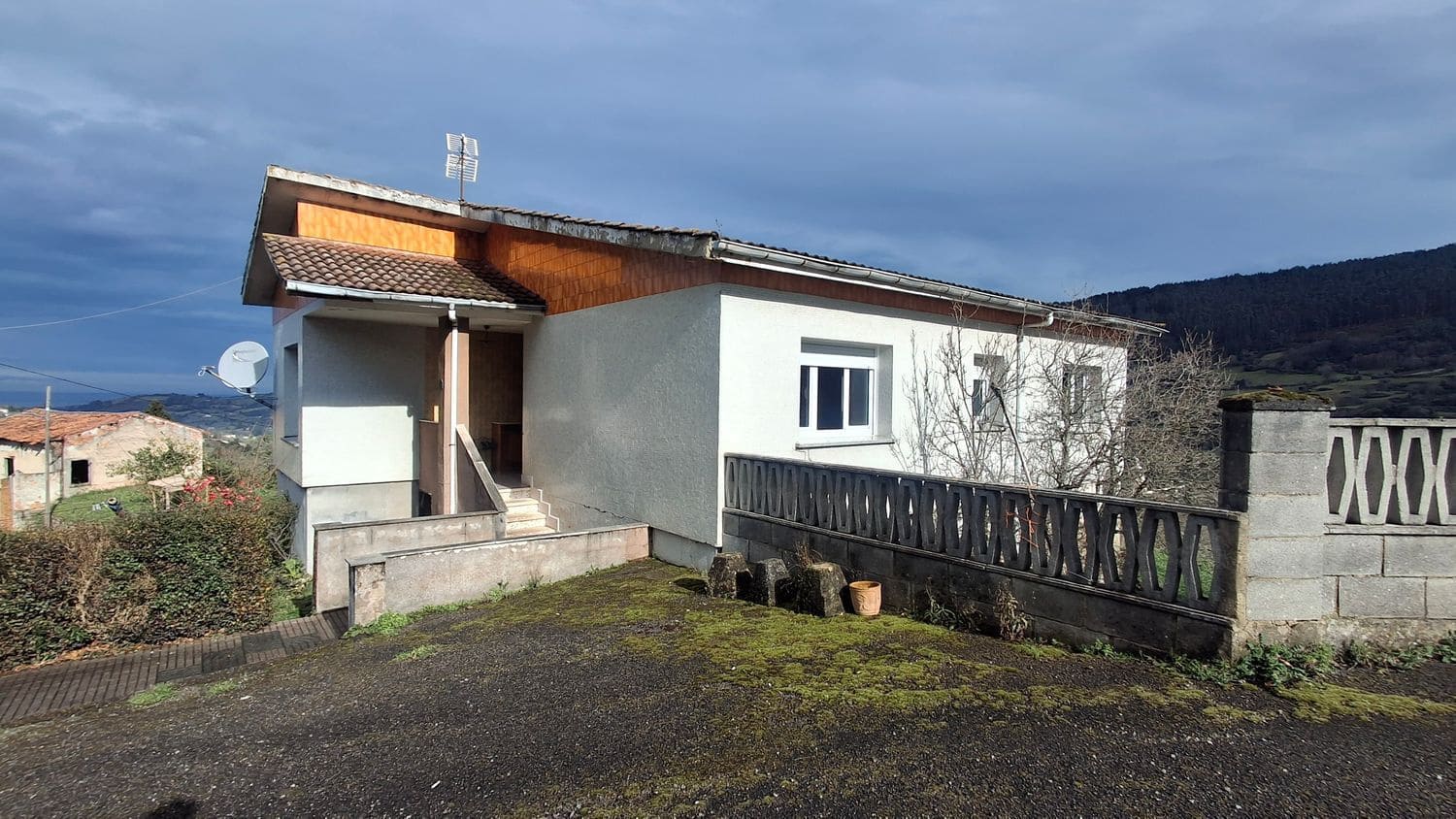 4 makuuhuone Huvila myytävänä paikassa Gijon mukana 
autotalli - 350 000 € (Ref: 9627031)