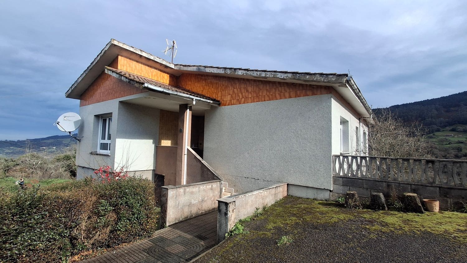 4 makuuhuone Huvila myytävänä paikassa Gijon mukana 
autotalli - 350 000 € (Ref: 9627031)