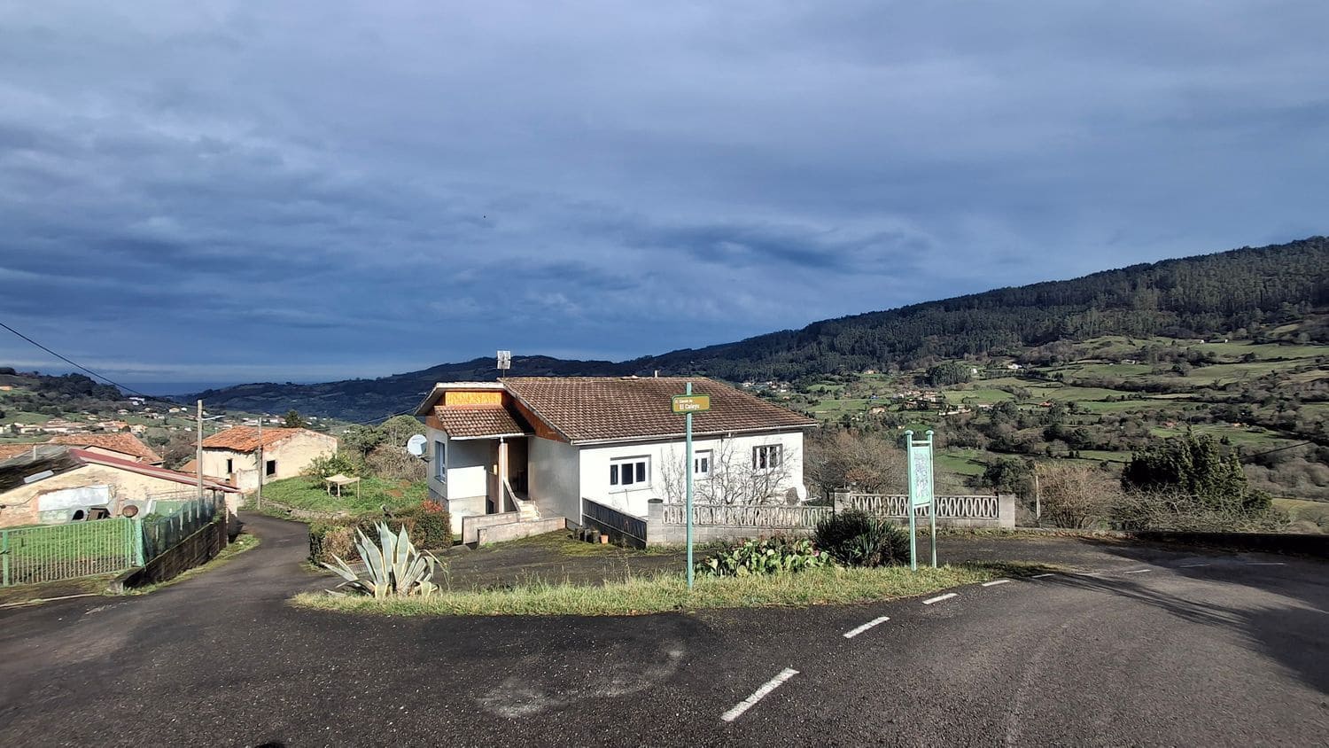 4 makuuhuone Huvila myytävänä paikassa Gijon mukana 
autotalli - 350 000 € (Ref: 9627031)