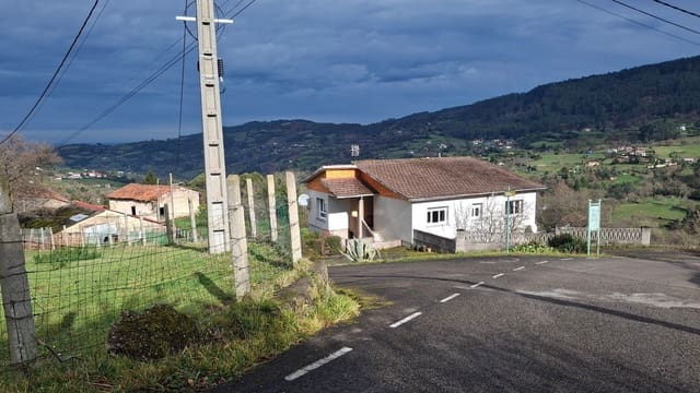 4 makuuhuone Huvila myytävänä paikassa Gijón mukana 
autotalli - 350 000 € (Ref: 9627031)