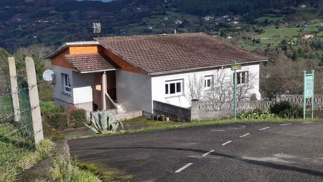 4 makuuhuone Huvila myytävänä paikassa Gijón mukana 
autotalli - 350 000 € (Ref: 9627031)