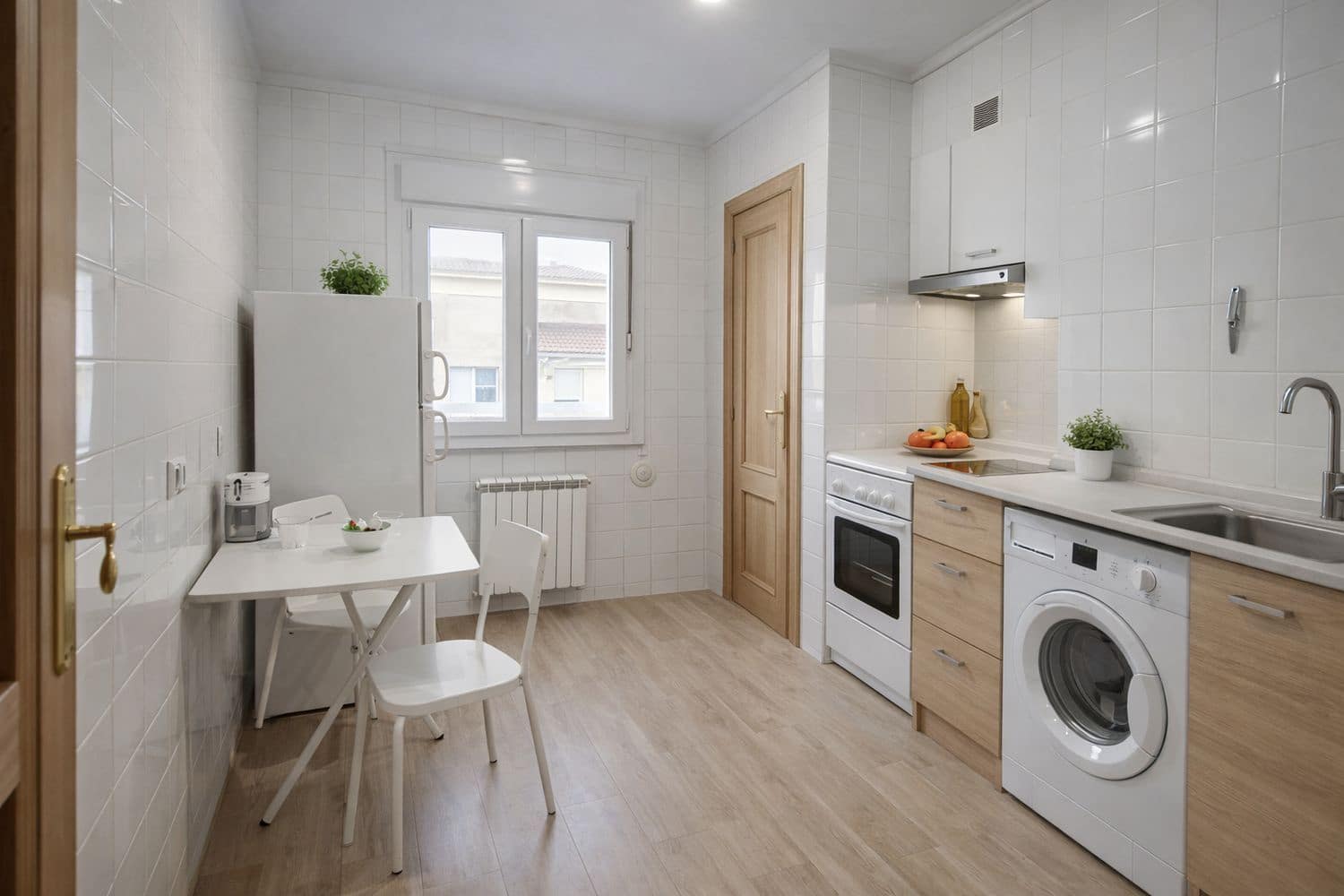 Apartamento de 3 habitaciones en Avilés en venta con garaje - 135.000 € (Ref: 9629657)