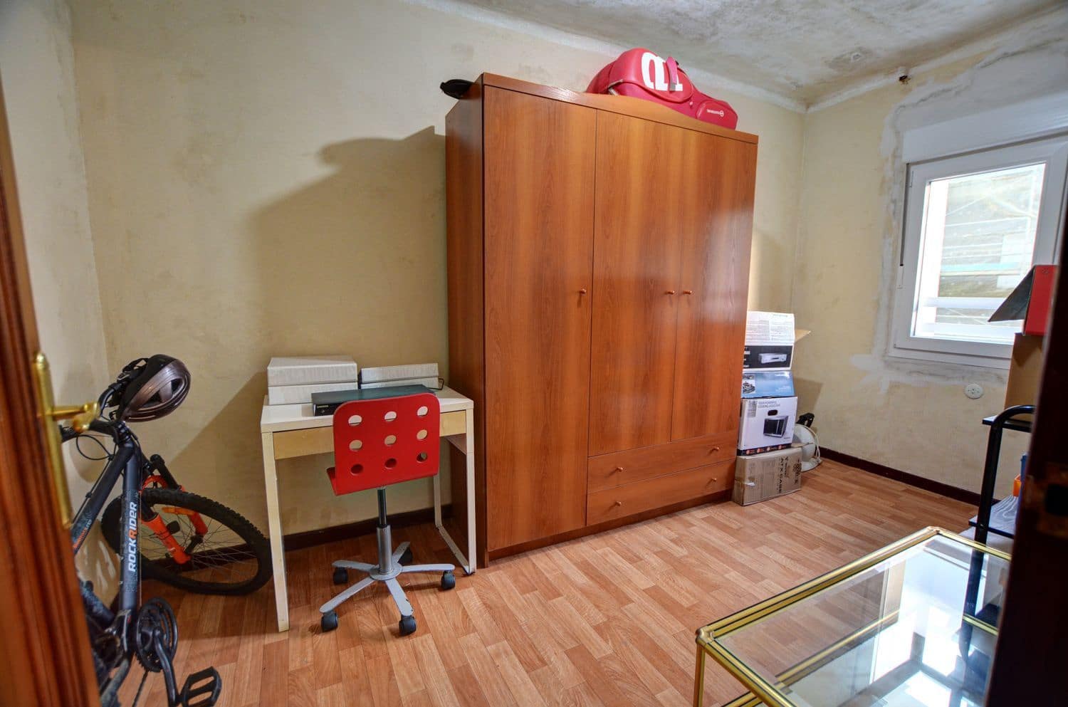 Apartamento de 3 habitaciones en Avilés en venta con garaje - 135.000 € (Ref: 9629657)