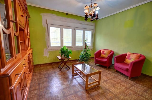 Apartamento de 3 habitaciones en Avilés en venta con garaje - 135.000 € (Ref: 9629657)