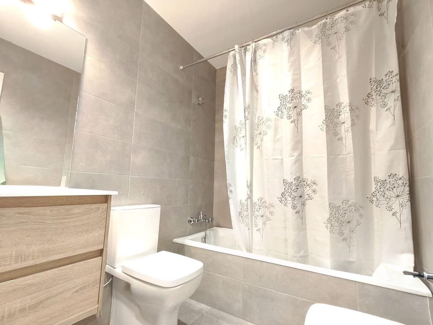 2 sovrum Lägenhet till salu i Gijon med garage - 325 000 € (Ref: 9629658)