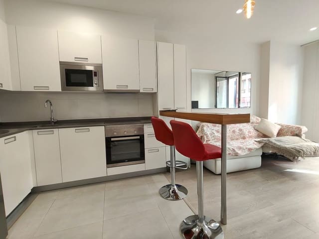 2 sovrum Lägenhet till salu i Centro Urbano, Gijón med garage - 325 000 € (Ref: 9629658)