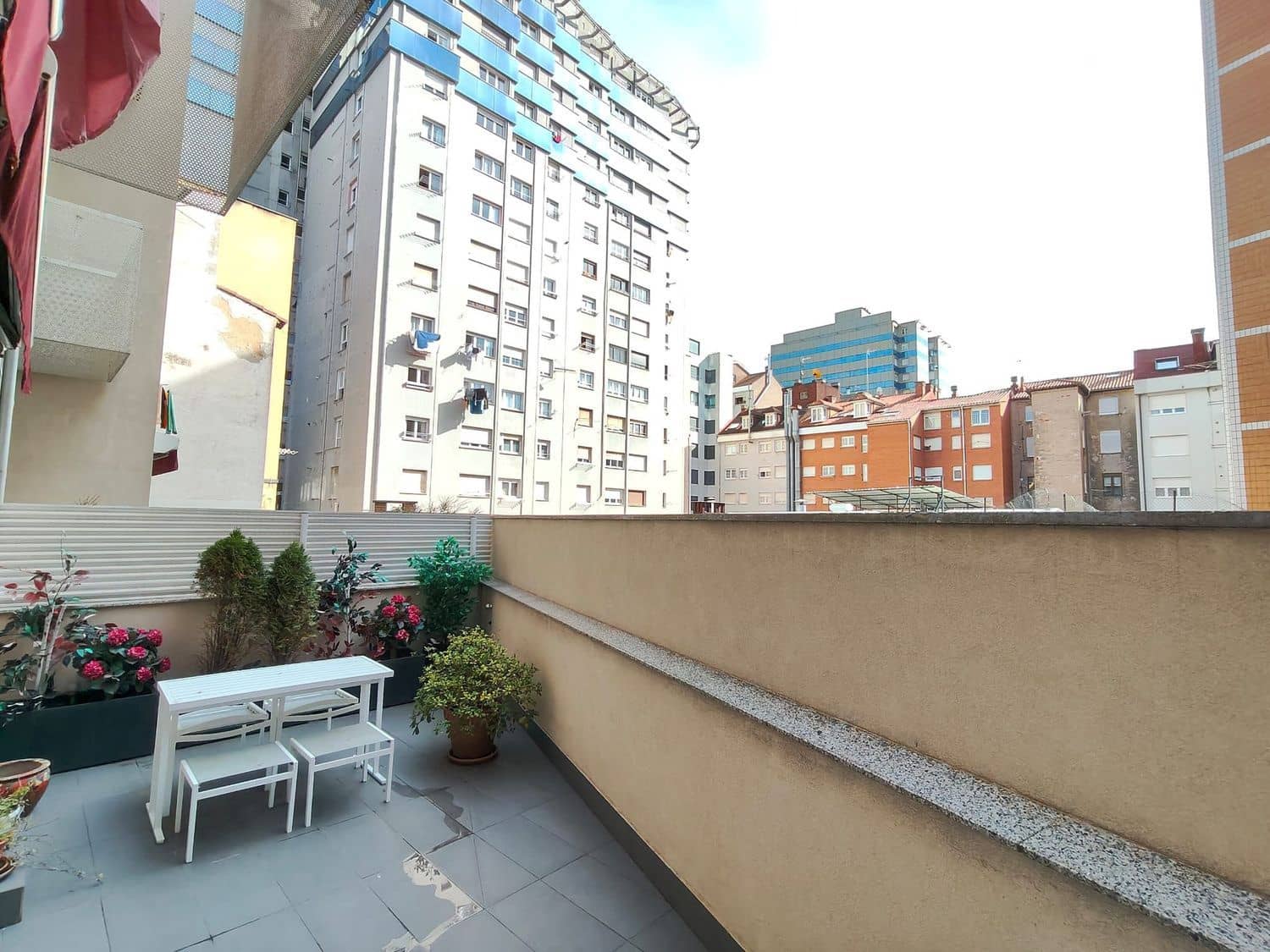 2 sovrum Lägenhet till salu i Gijon med garage - 325 000 € (Ref: 9629658)